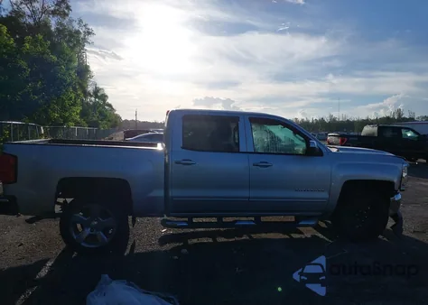 2018 Chevrolet Silverado 1500 1Lt z USA, uszkodzony, nr VIN 3GCPCREC5JG227663